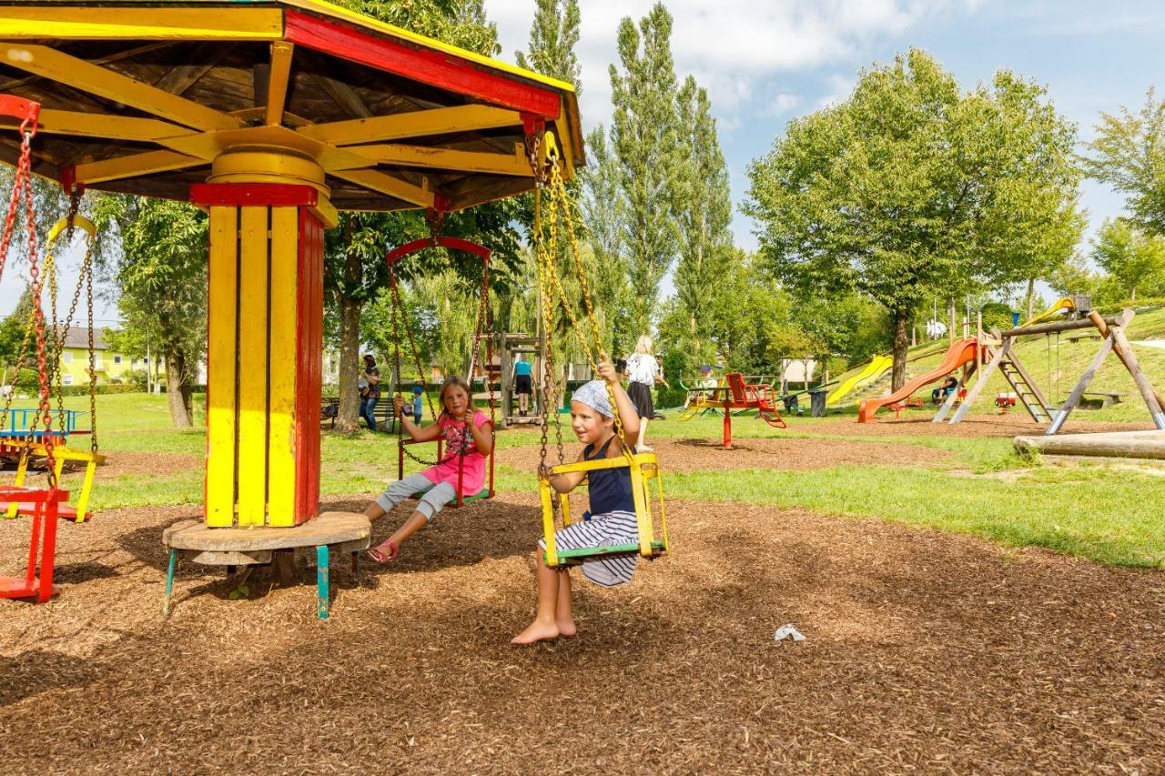 Camping & Pension Au An Der Donau ภายนอก รูปภาพ